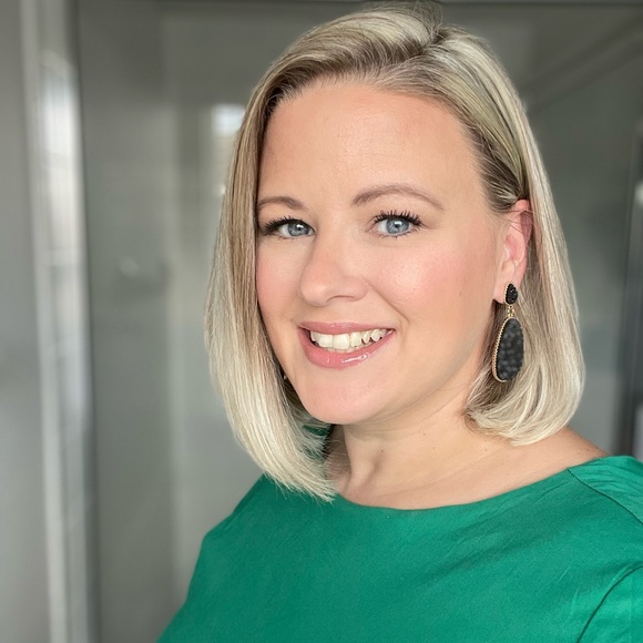 Meet your Posher, Jessica - Picture 2 of 2